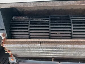 天井埋込１方向エアコンクリーニング・清掃